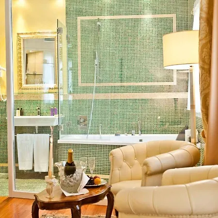 Hawaii Hotel 3*